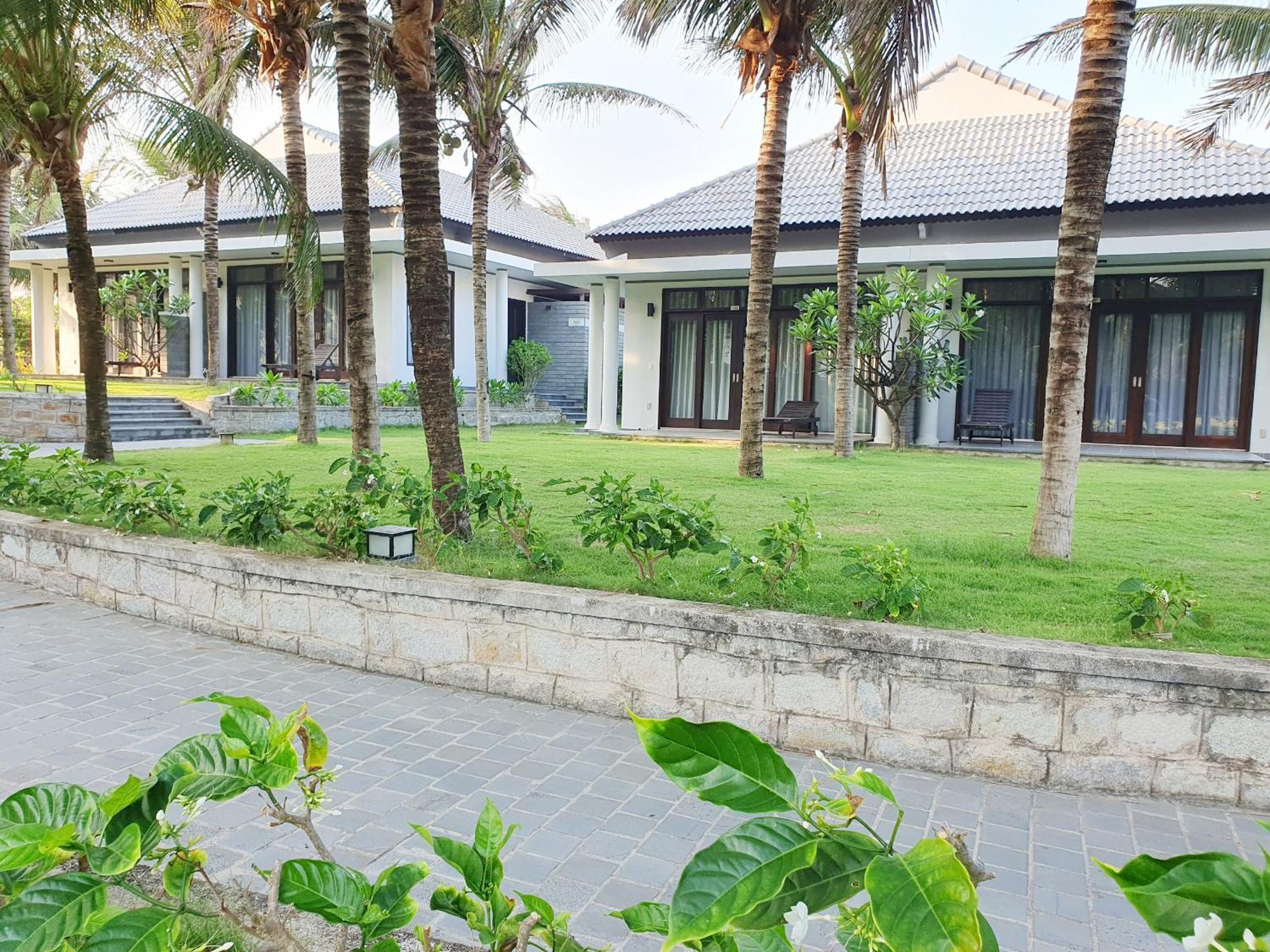 Starlight Villa Beach Resort & Spa Фантхьет Экстерьер фото